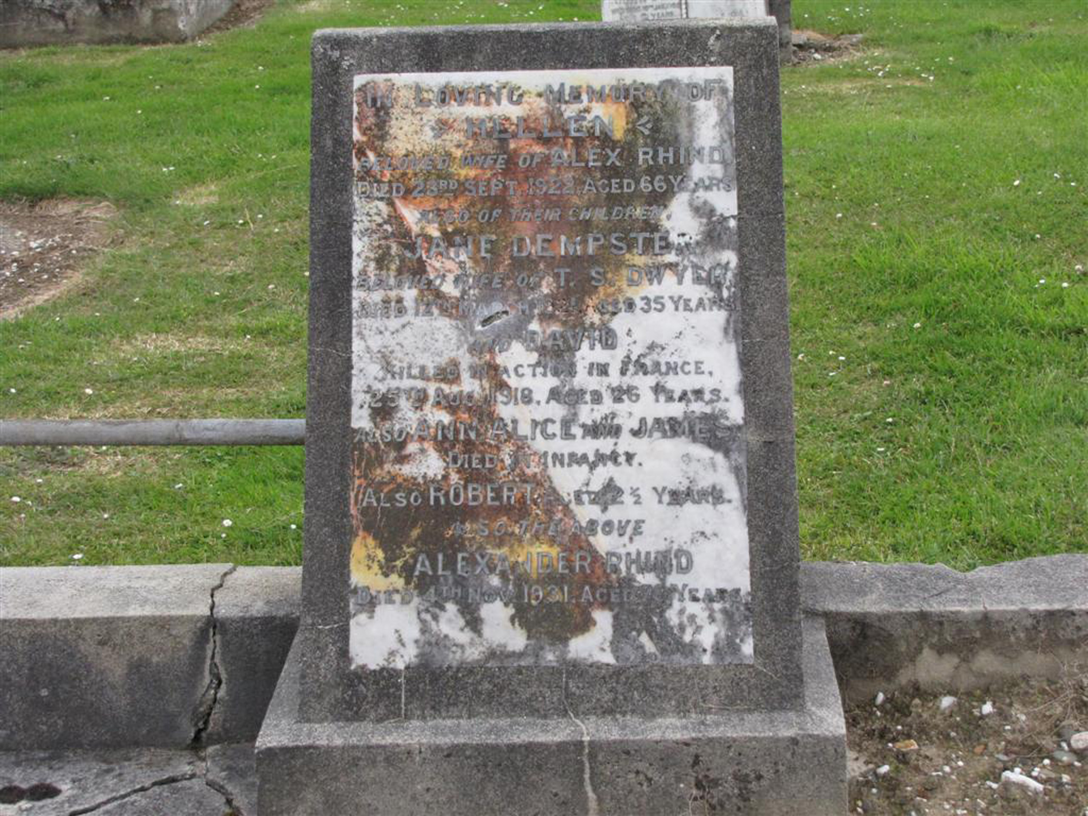 Photo of headstones/Hellen McLennan d 1922 hdstn Invercargill